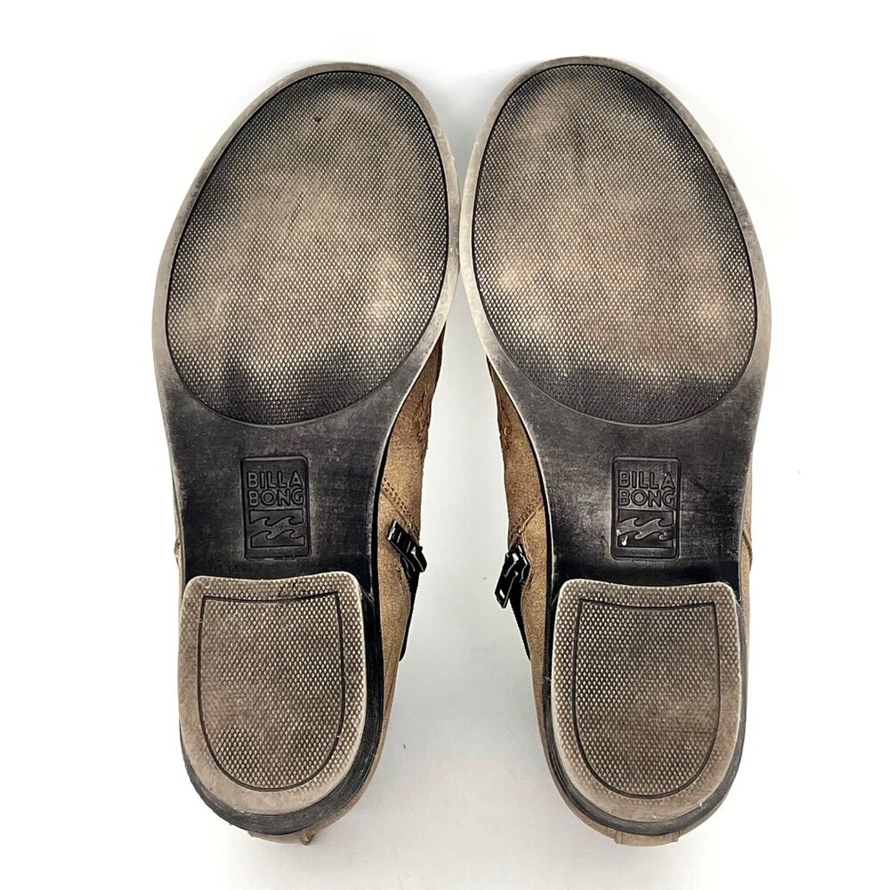 Billabong Womens Taupe Faux Suede Ankle Boots Size 9 Zipper Closure Braid Buckle - Picture 7 of 14